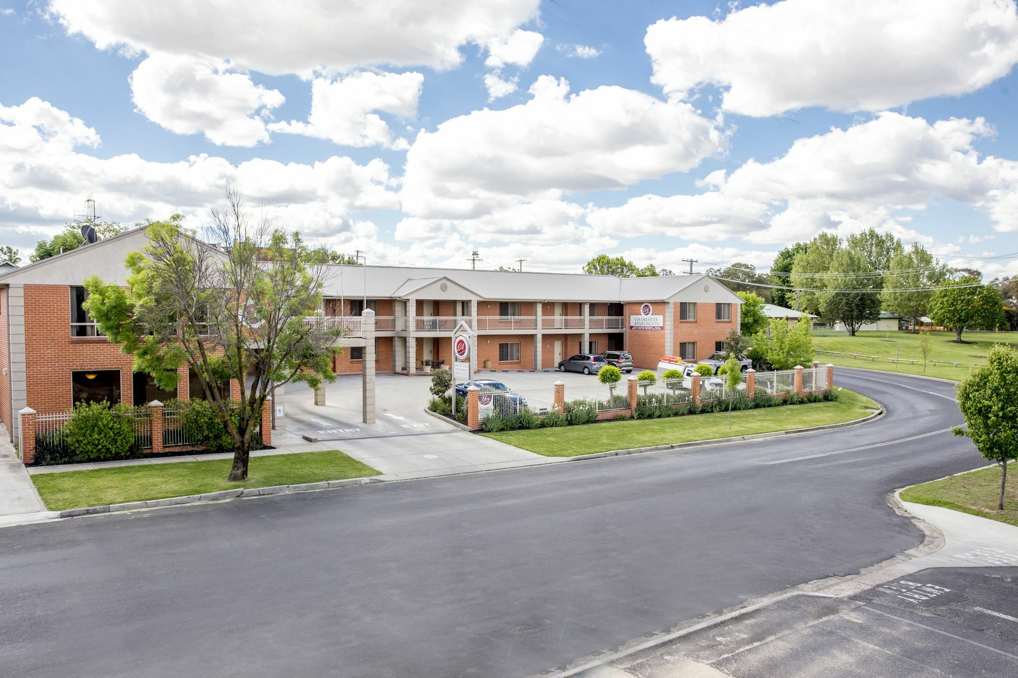 בתהרסט Charlotte Apartments מראה חיצוני תמונה