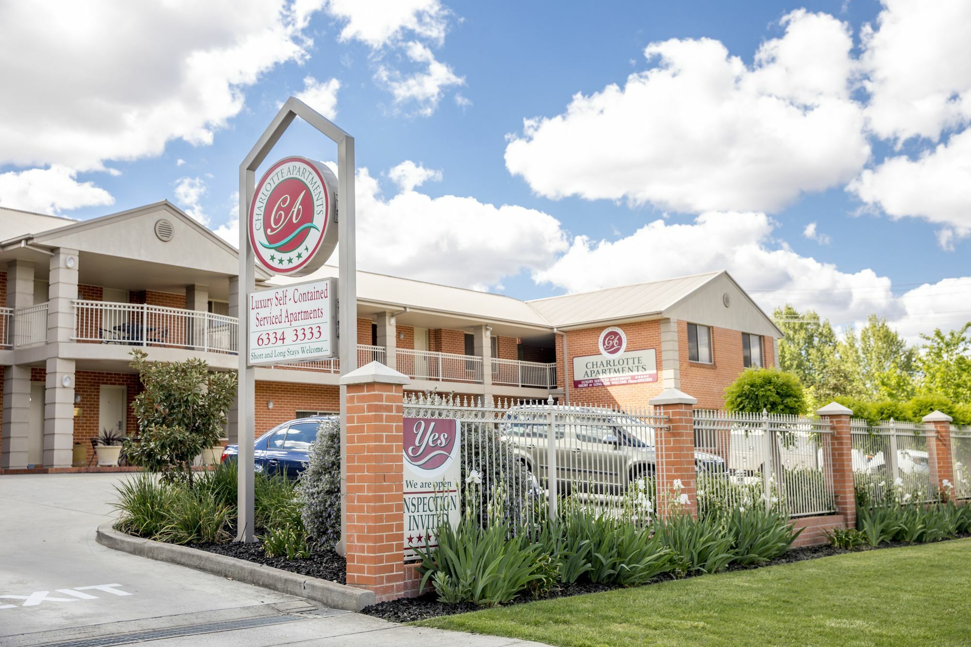 בתהרסט Charlotte Apartments מראה חיצוני תמונה